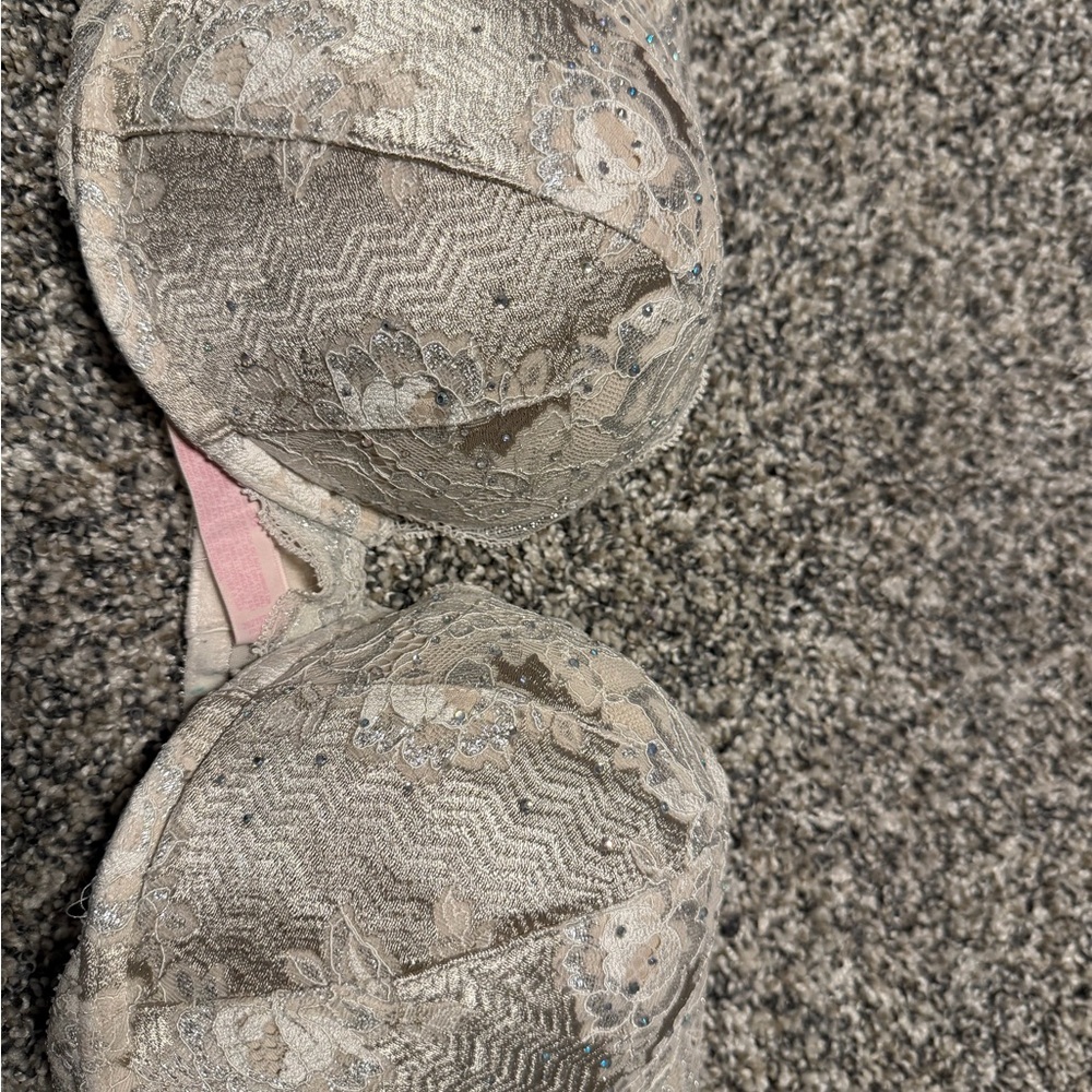 Victoria's Secret Beige Lace Push-Up Bra